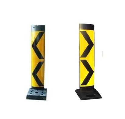 Collapsible Chevron Delineator Bollard